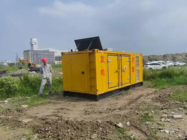 西和200KW柴油发电机机组每小时的油耗量受哪些因素影响？