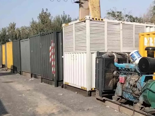 西和200KW柴油发电机机组每小时油耗是多少？